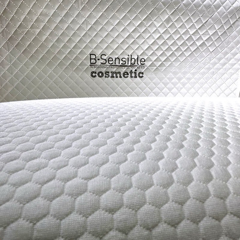 Марка B-Sensible cosmetic на стёганом чехле подушки 150×40